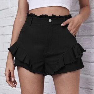 LAST CHANCE!! Get it before it’s GONE!! 👋❤️ Jean Shorts